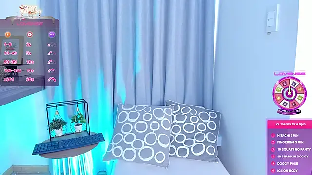 Lucyortiz  online show from December 7, 12:35 pm