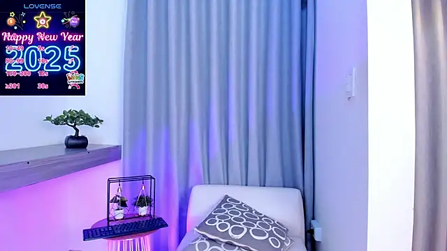 Lucyortiz  online show from January 16, 6:59 pm