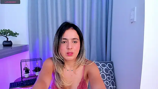 Lucyortiz  online show from January 17, 4:04 pm