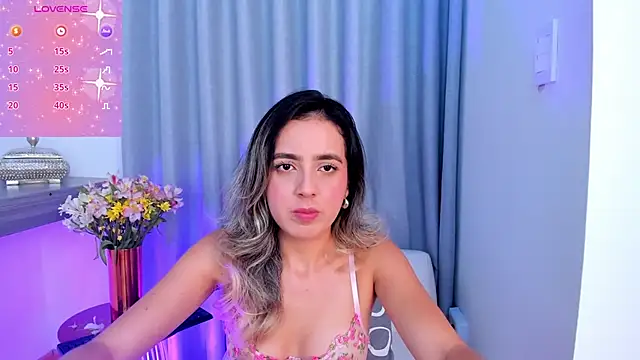 Lucyortiz  online show from February 3, 6:49 pm