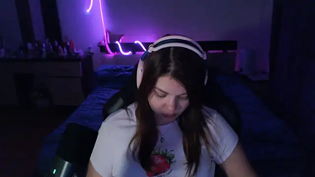 helengilmor online show from November 11, 5:24 pm