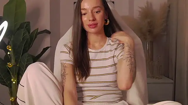 1Mercedes online show from December 13, 3:21 pm