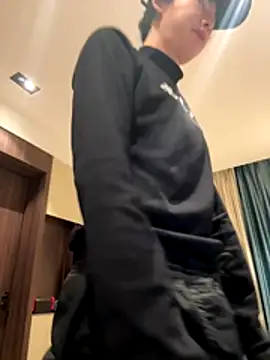 Snapshot of 1a1a1alll chatting on December 18, 3:07 pm 1a1a1alll online show from December 18, 3:07 pm