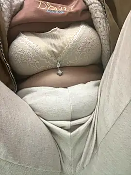 Milk Mom99 online show from November 4, 8:13 am