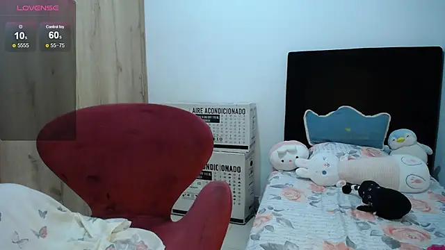 Snapshot of nakary00 chatting on December 13, 12:09 am nakary00 online show from December 13, 12:09 am