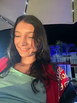 Snapshot of loly-yandere chatting on December 23, 11:49 pm loly-yandere online show from December 23, 11:49 pm