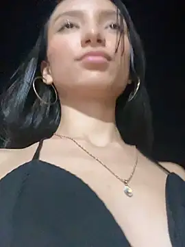 Snapshot of loly-yandere chatting on January 14, 11:37 pm loly-yandere online show from January 14, 11:37 pm