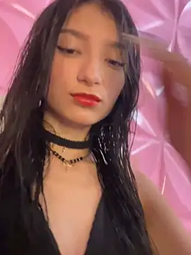 Snapshot of loly-yandere chatting on January 25, 1:08 pm loly-yandere online show from January 25, 1:08 pm