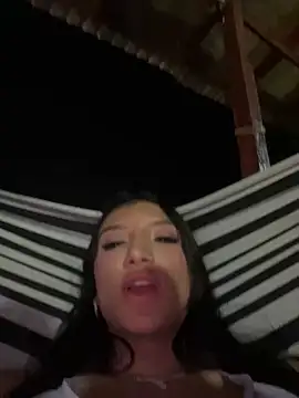 Snapshot of loly-yandere chatting on February 18, 2:27 am loly-yandere online show from February 18, 2:27 am