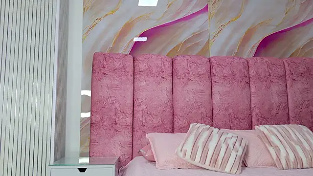 kendal rossi online show from February 23, 12:02 pm