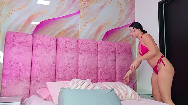 kendal rossi online show from March 27, 12:05 pm