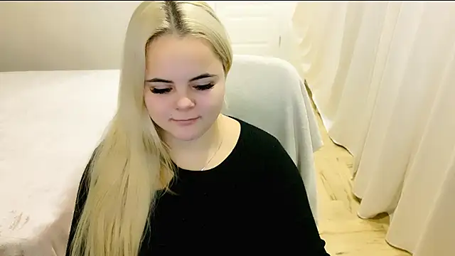 Snapshot of lovely-eyes chatting on December 2, 9:39 pm lovely-eyes online show from December 2, 9:39 pm