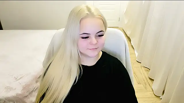 Snapshot of lovely-eyes chatting on December 8, 11:51 pm lovely-eyes online show from December 8, 11:51 pm