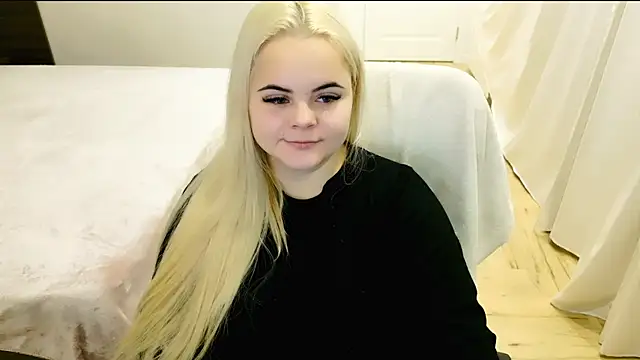 Snapshot of lovely-eyes chatting on December 15, 11:31 pm lovely-eyes online show from December 15, 11:31 pm