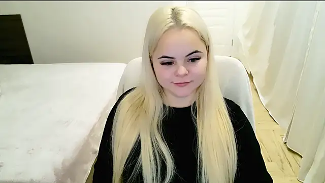 Snapshot of lovely-eyes chatting on December 19, 1:28 am lovely-eyes online show from December 19, 1:28 am