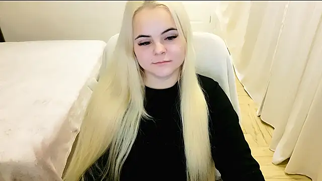 Snapshot of lovely-eyes chatting on December 19, 4:34 am lovely-eyes online show from December 19, 4:34 am