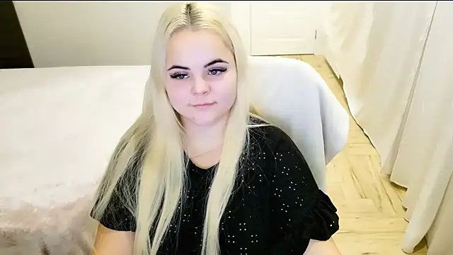 Snapshot of lovely-eyes chatting on December 25, 9:54 pm lovely-eyes online show from December 25, 9:54 pm