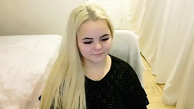 Snapshot of lovely-eyes chatting on December 27, 4:15 am lovely-eyes online show from December 27, 4:15 am