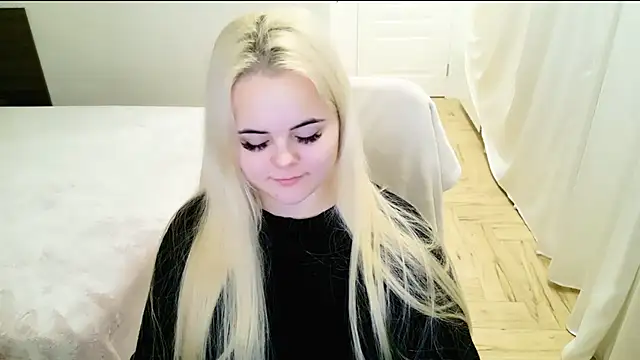 Snapshot of lovely-eyes chatting on December 30, 12:43 am lovely-eyes online show from December 30, 12:43 am