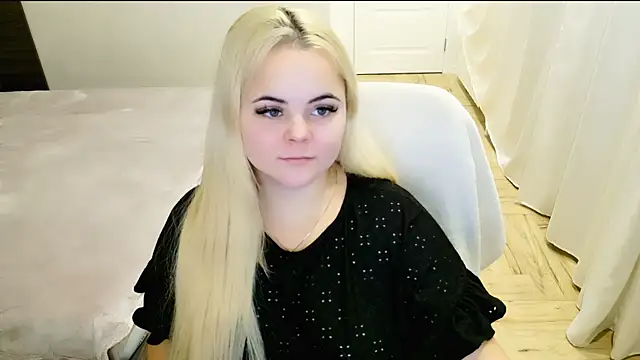 Snapshot of lovely-eyes chatting on January 3, 8:54 pm lovely-eyes online show from January 3, 8:54 pm