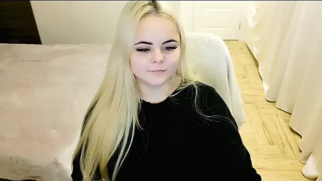 Snapshot of lovely-eyes chatting on January 9, 3:58 am lovely-eyes online show from January 9, 3:58 am