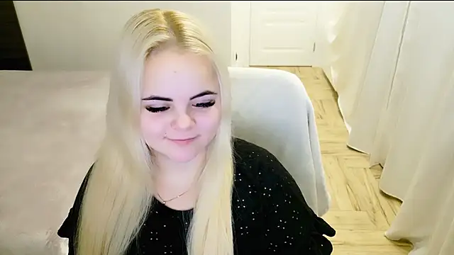 Snapshot of lovely-eyes chatting on January 19, 9:55 pm lovely-eyes online show from January 19, 9:55 pm