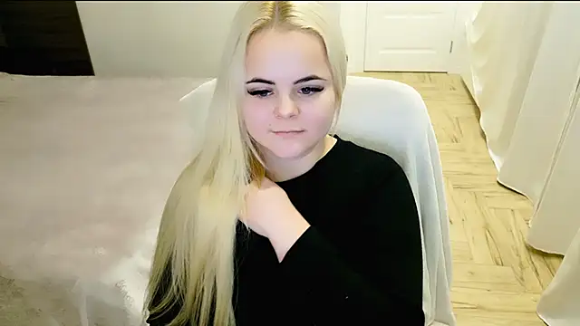 Snapshot of lovely-eyes chatting on January 24, 2:28 am lovely-eyes online show from January 24, 2:28 am