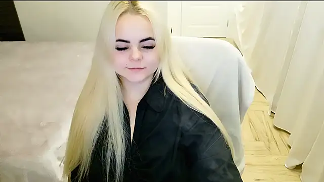 Snapshot of lovely-eyes chatting on February 1, 12:29 am lovely-eyes online show from February 1, 12:29 am