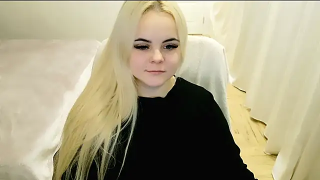 Snapshot of lovely-eyes chatting on February 7, 12:20 am lovely-eyes online show from February 7, 12:20 am