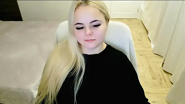 Snapshot of lovely-eyes chatting on February 8, 12:38 am lovely-eyes online show from February 8, 12:38 am