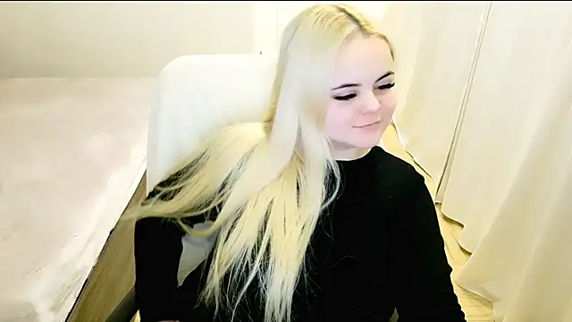 Snapshot of lovely-eyes chatting on February 8, 6:44 pm lovely-eyes online show from February 8, 6:44 pm