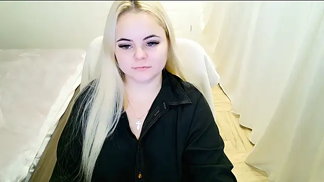 Snapshot of lovely-eyes chatting on February 12, 4:23 am lovely-eyes online show from February 12, 4:23 am