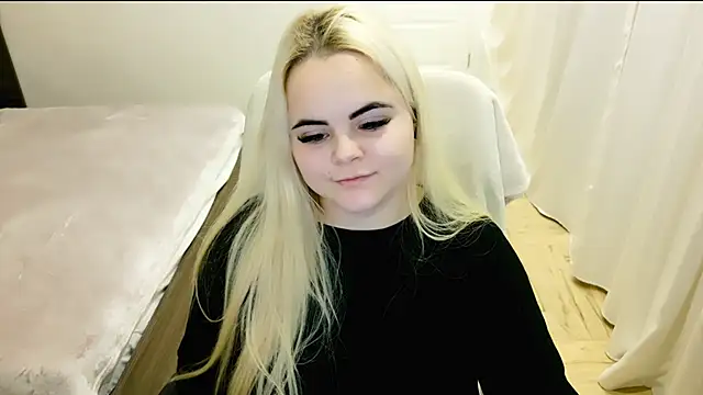 Snapshot of lovely-eyes chatting on February 14, 9:32 pm lovely-eyes online show from February 14, 9:32 pm