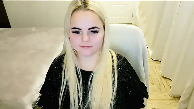 Snapshot of lovely-eyes chatting on February 15, 12:37 am lovely-eyes online show from February 15, 12:37 am