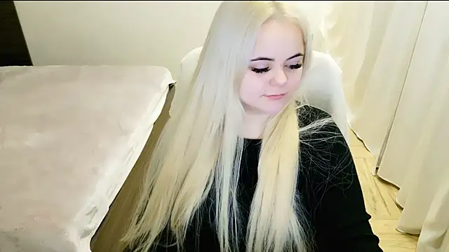 Snapshot of lovely-eyes chatting on February 23, 10:20 pm lovely-eyes online show from February 23, 10:20 pm