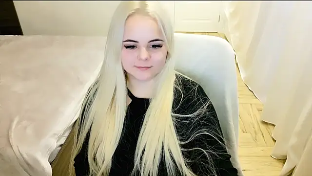 Snapshot of lovely-eyes chatting on February 24, 4:38 am lovely-eyes online show from February 24, 4:38 am