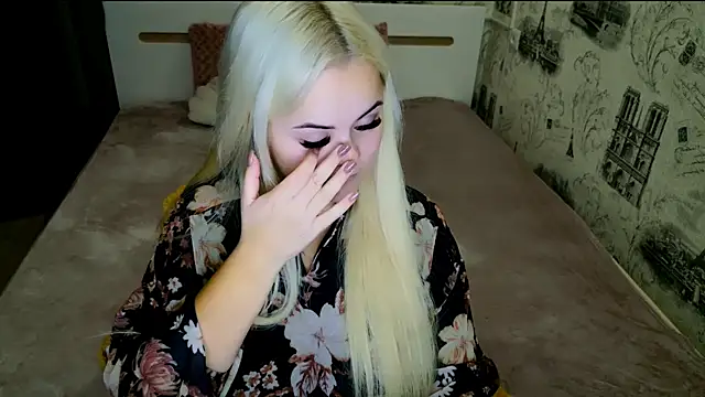 lovely-eyes online show from September 18, 7:27 pm