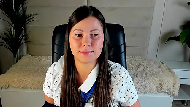 Dana  dom online show from November 8, 1:00 pm