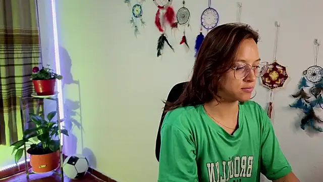 Zoe--khalL online show from June 24, 3:05 am