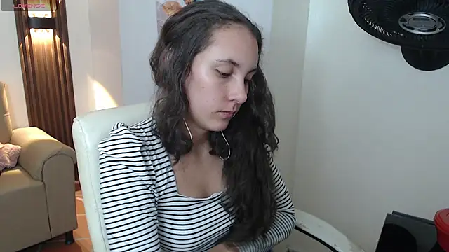 xlunna online show from October 15, 7:36 pm