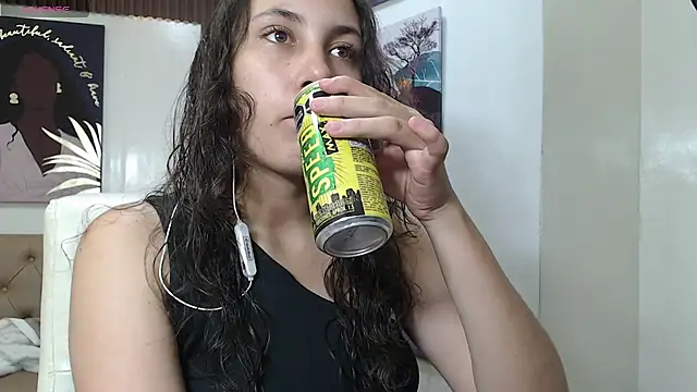 xlunna online show from October 30, 7:25 pm