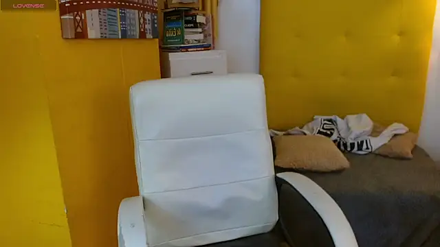 xlunna online show from December 3, 9:13 pm