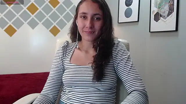 xlunna online show from December 19, 9:00 pm