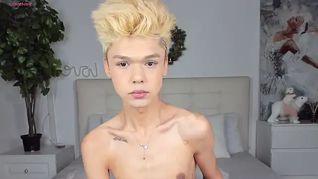 Felix Rey online show from December 5, 6:15 pm