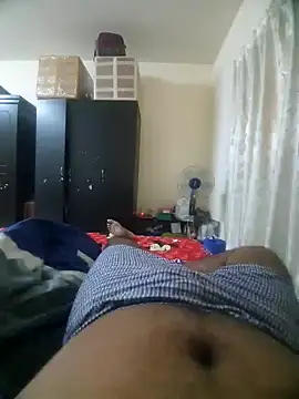 Snapshot of sexymallusexymale chatting on December 11, 9:09 am sexymallusexymale online show from December 11, 9:09 am