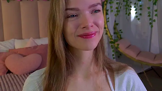 Snapshot of Eva_Natsumi chatting on December 6, 5:20 am Eva Natsumi online show from December 6, 5:20 am