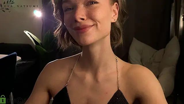 Snapshot of Eva_Natsumi chatting on October 25, 4:57 pm Eva Natsumi online show from October 25, 4:57 pm