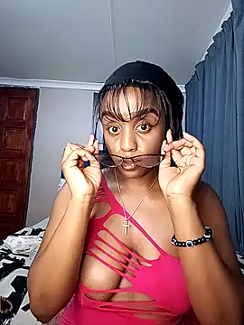 Queen-Chocolate online show from October 9, 3:37 am