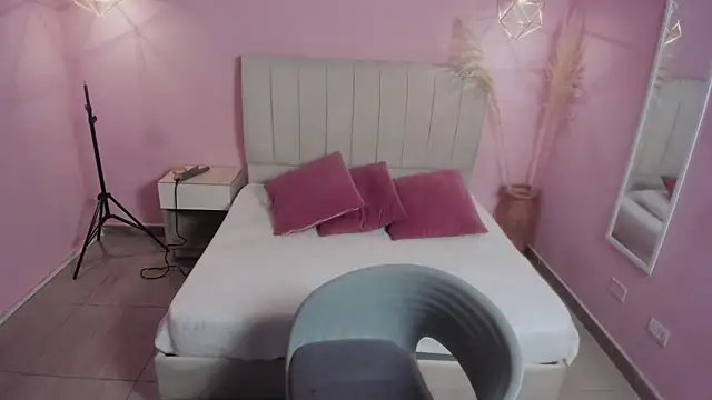 Lili Monroy online show from February 1, 12:16 pm