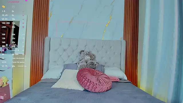 amelie leigh online show from February 15, 1:53 am